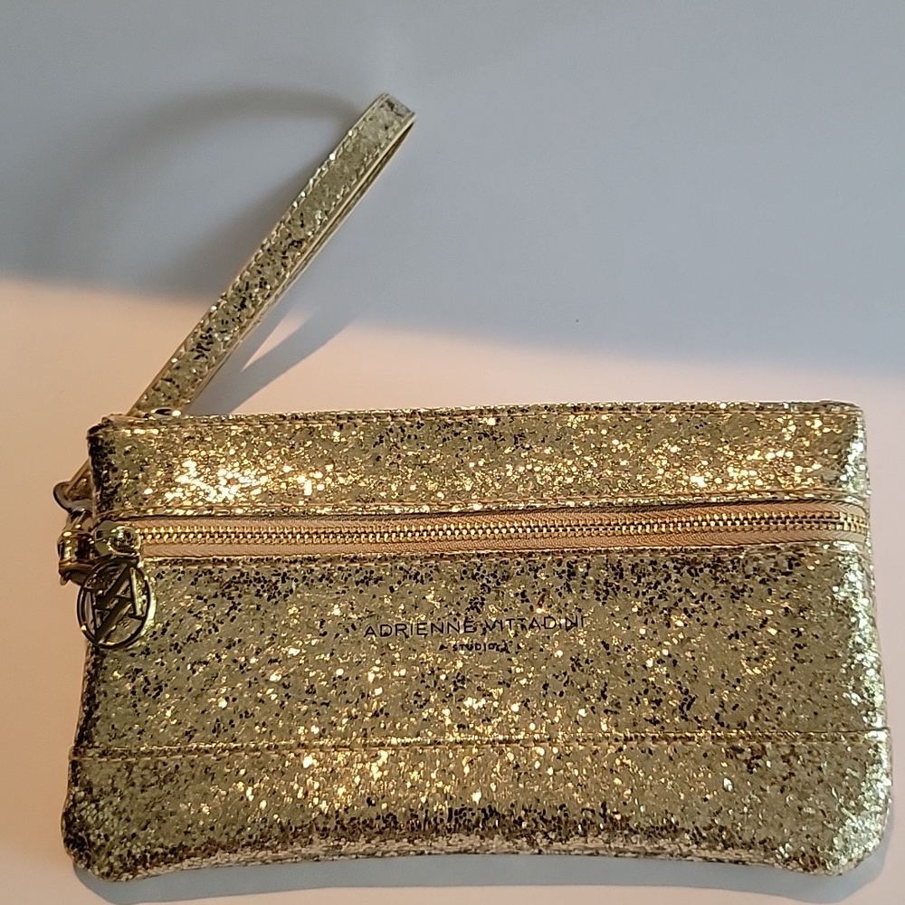 ADRIENNE VITTADINI STUDIO VINYL COATED GOLD GLITTER WRISTLET/CLUTCH